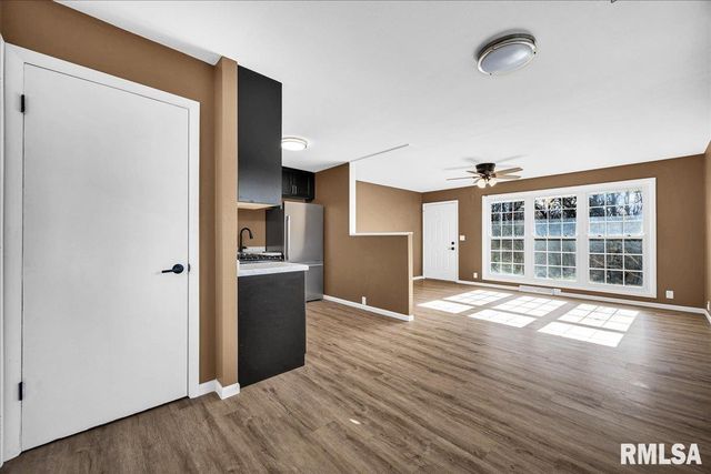 1815 W AUSTIN Drive, Peoria, IL 61614