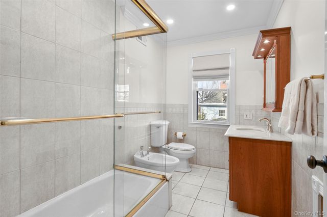 677 James Street, Pelham, NY 10803