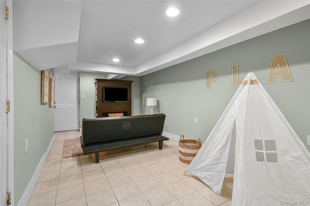 677 James Street, Pelham, NY 10803