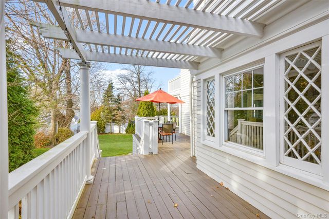 677 James Street, Pelham, NY 10803