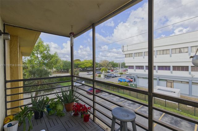 3195 Foxcroft Rd F302, Miramar, FL 33025