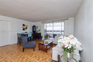 3195 Foxcroft Rd F302, Miramar, FL 33025