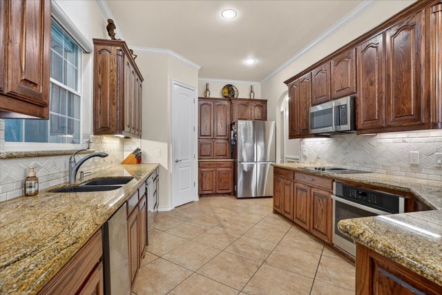 1290 Fox Lane, Burleson, TX 76028
