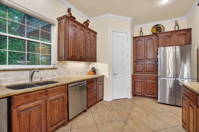 1290 Fox Lane, Burleson, TX 76028