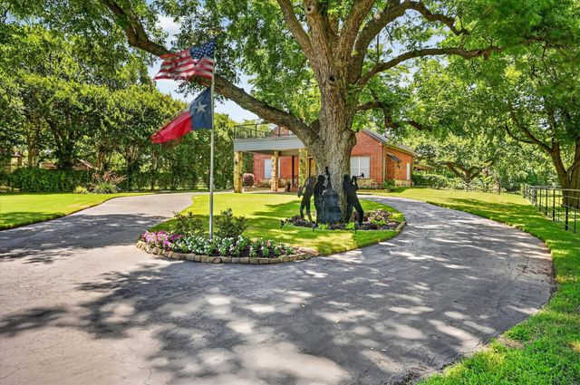 1290 Fox Lane, Burleson, TX 76028
