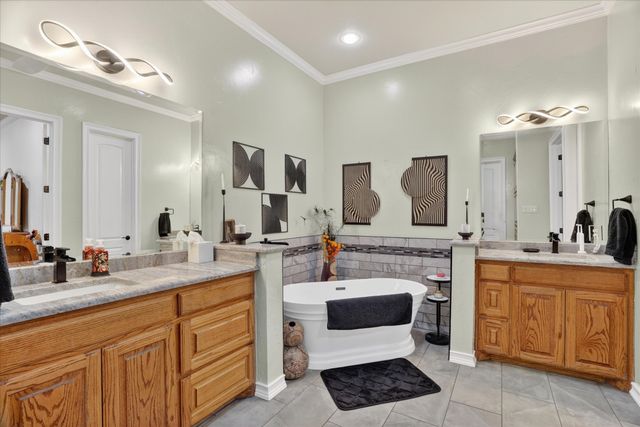 1290 Fox Lane, Burleson, TX 76028