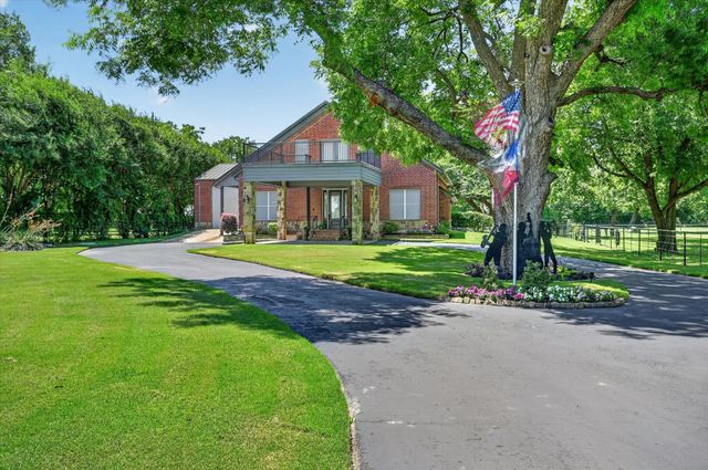 1290 Fox Lane, Burleson, TX 76028