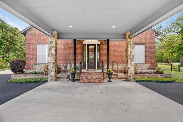 1290 Fox Lane, Burleson, TX 76028