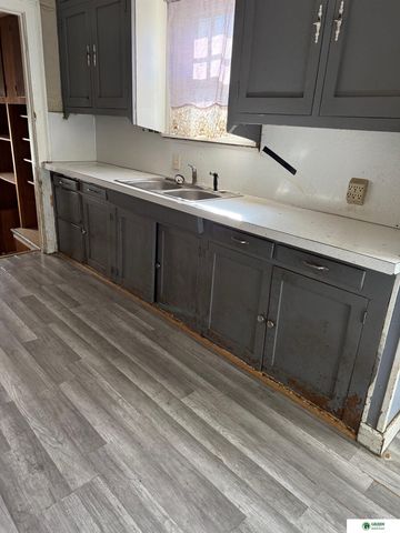 926 N East Avenue, York, NE 68467