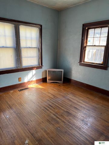 926 N East Avenue, York, NE 68467