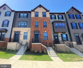 1018 TRESTLE DR, Fredericksburg, VA 22401