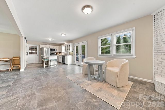 226 28th Avenue Place NE, Hickory, NC 28601