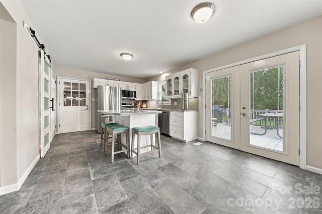 226 28th Avenue Place NE, Hickory, NC 28601