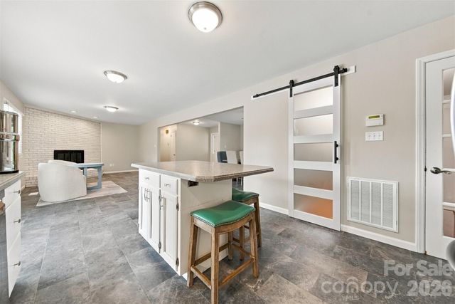 226 28th Avenue Place NE, Hickory, NC 28601