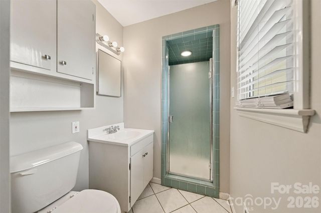226 28th Avenue Place NE, Hickory, NC 28601
