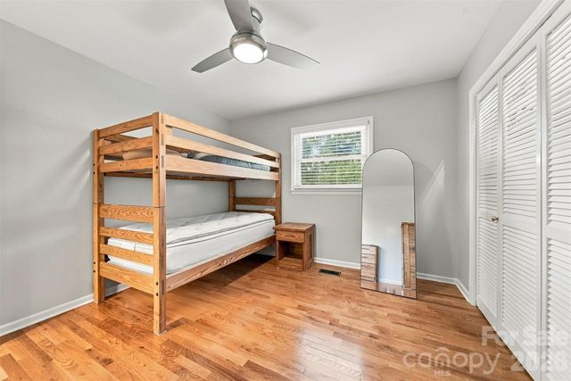 226 28th Avenue Place NE, Hickory, NC 28601