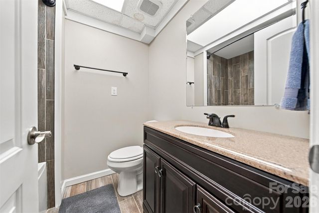 226 28th Avenue Place NE, Hickory, NC 28601