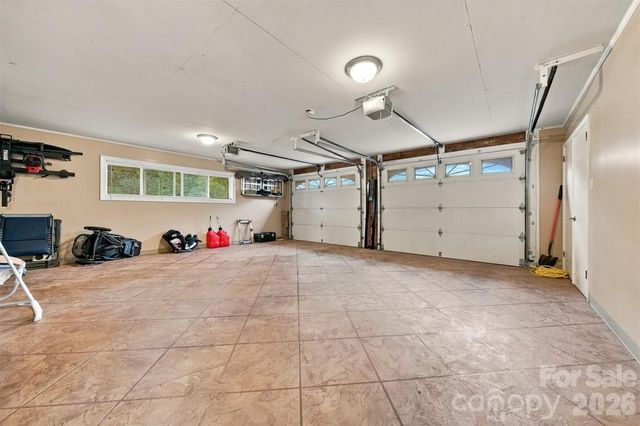 226 28th Avenue Place NE, Hickory, NC 28601
