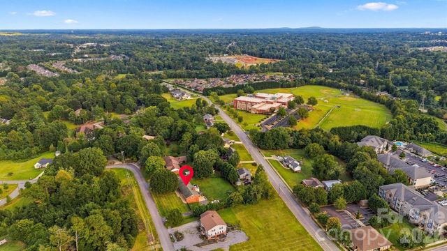 226 28th Avenue Place NE, Hickory, NC 28601