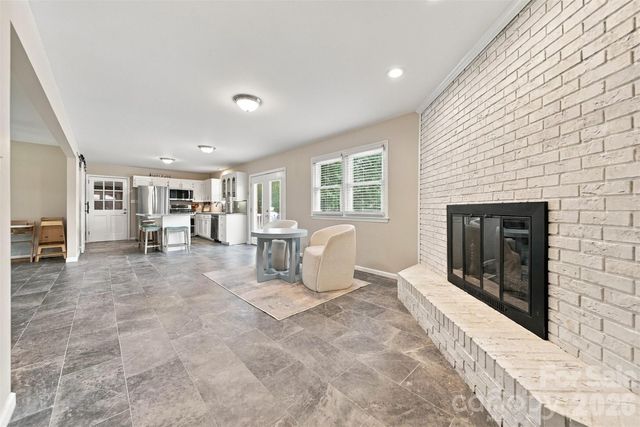 226 28th Avenue Place NE, Hickory, NC 28601