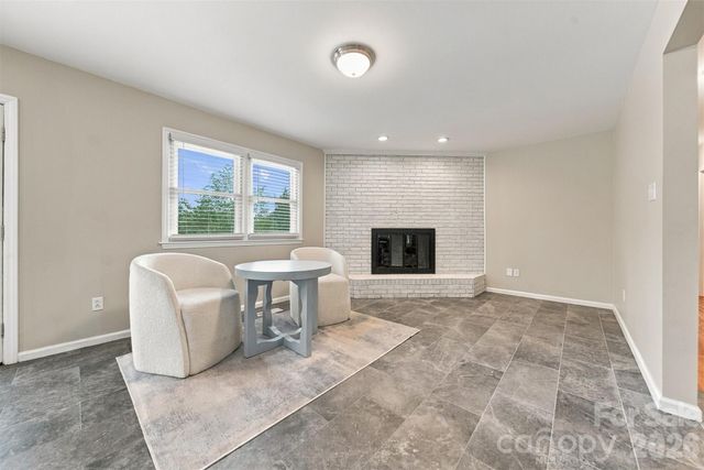 226 28th Avenue Place NE, Hickory, NC 28601