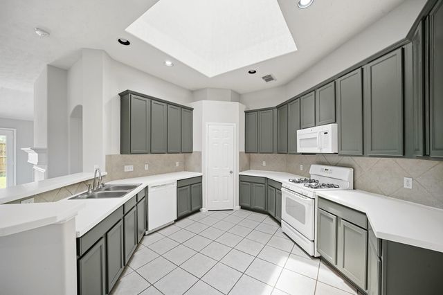 3103 Glenmont Ridge Court, Fresno, TX 77545