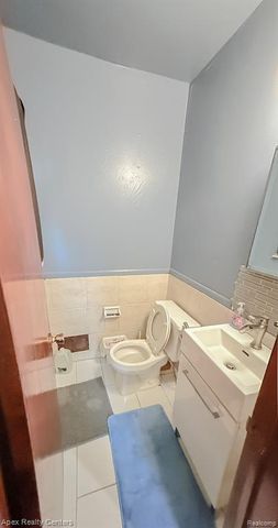 15257 Paris Street, Allen Park, MI 48101