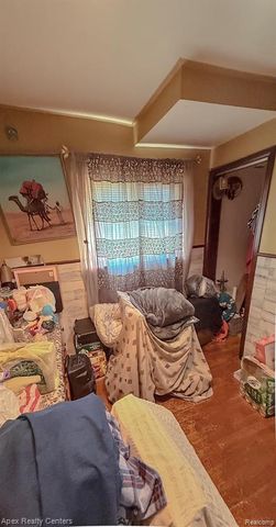 15257 Paris Street, Allen Park, MI 48101