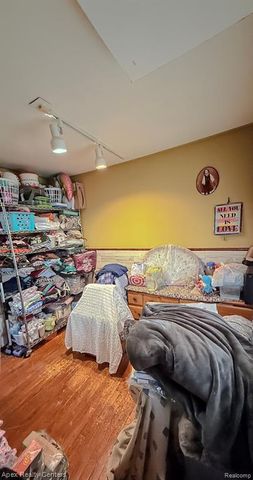 15257 Paris Street, Allen Park, MI 48101