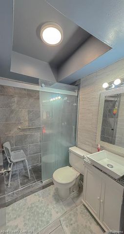 15257 Paris Street, Allen Park, MI 48101