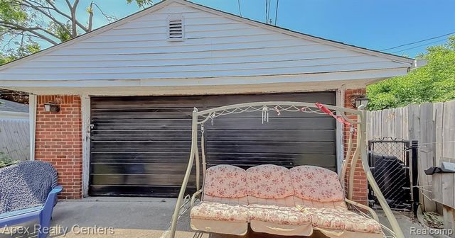 15257 Paris Street, Allen Park, MI 48101