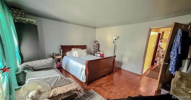 15257 Paris Street, Allen Park, MI 48101