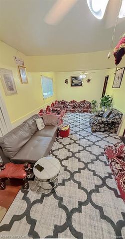 15257 Paris Street, Allen Park, MI 48101