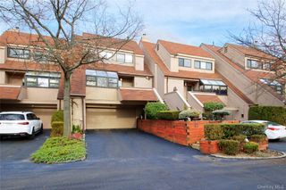 17 John Bean Court 17, Port Washington, NY 11050