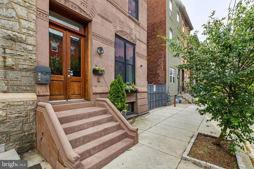 1608 CHRISTIAN ST, Philadelphia, PA 19146