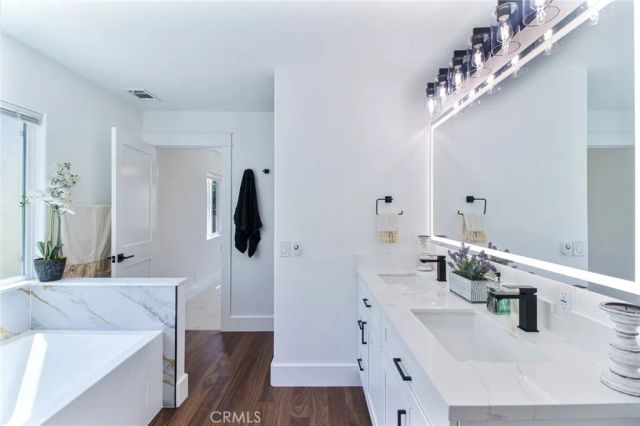 4122 Loma, Irvine, CA 92604