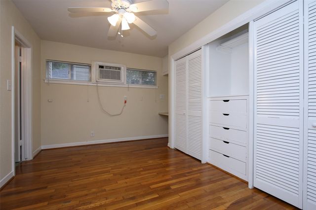3520 Garrott 8, Houston, TX 77006