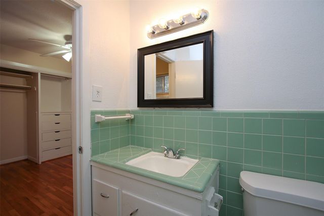 3520 Garrott 8, Houston, TX 77006