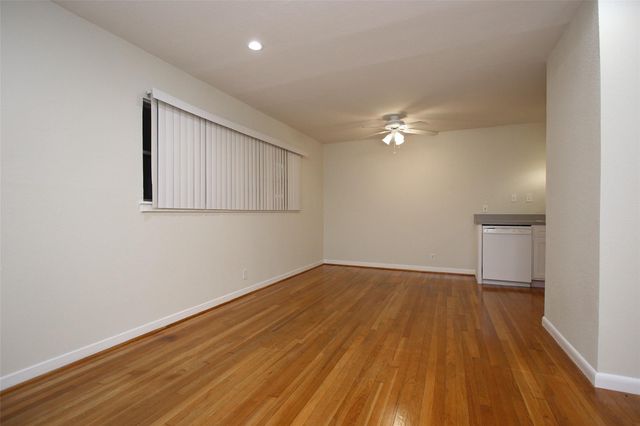 3520 Garrott 8, Houston, TX 77006