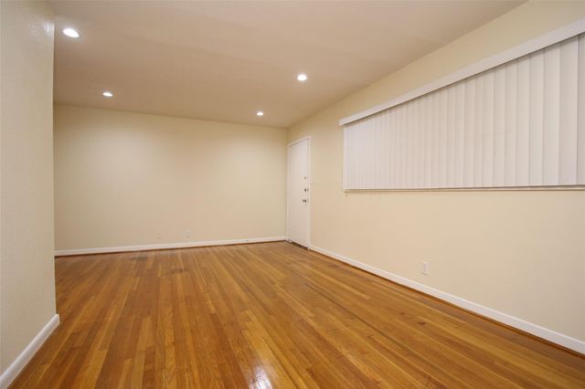 3520 Garrott 8, Houston, TX 77006
