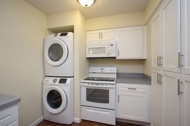 3520 Garrott 8, Houston, TX 77006