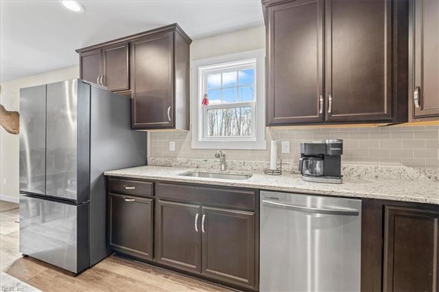 1463 Tutelo RD, Quinton, VA 23141