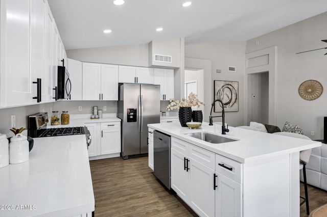 7258 E MEDINA Avenue, Mesa, AZ 85209
