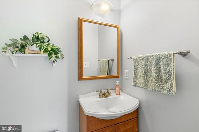 4516 LINDEN AVE, Mechanicsburg, PA 17055