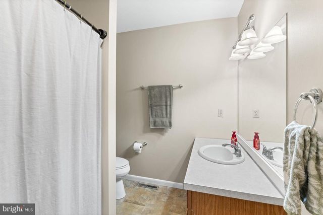 4516 LINDEN AVE, Mechanicsburg, PA 17055