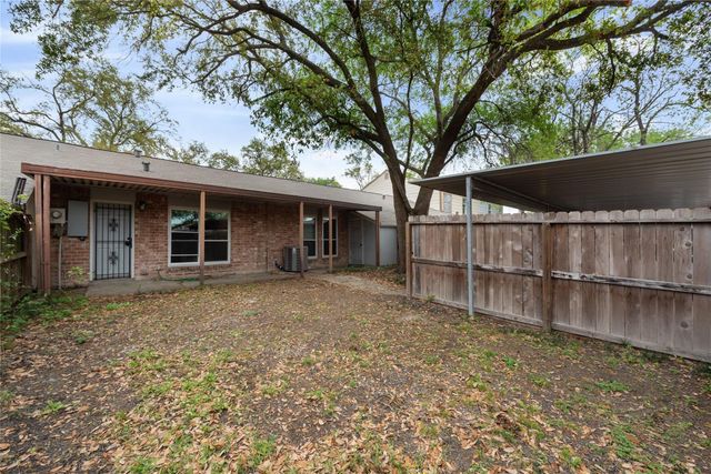 11805 Southlake Drive, Houston, TX 77077