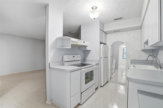 1026 W RAMBLA STREET, Tampa, FL 33612