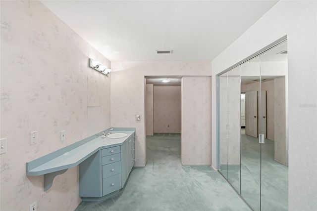 1026 W RAMBLA STREET, Tampa, FL 33612