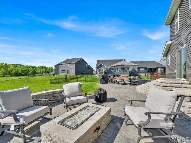 936 Little Fieldstone Court, Wentzville, MO 63385