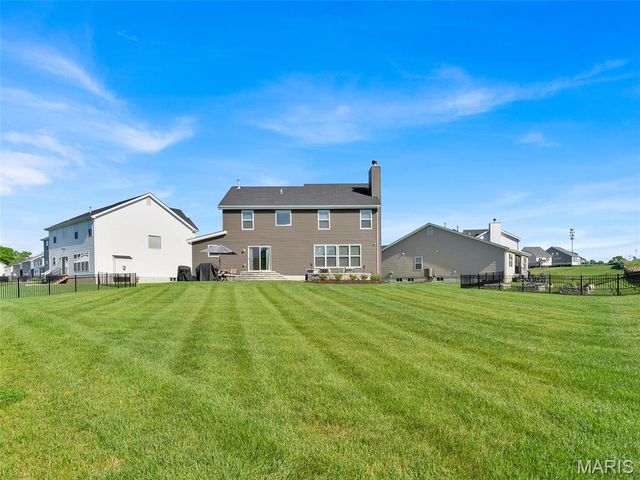 936 Little Fieldstone Court, Wentzville, MO 63385